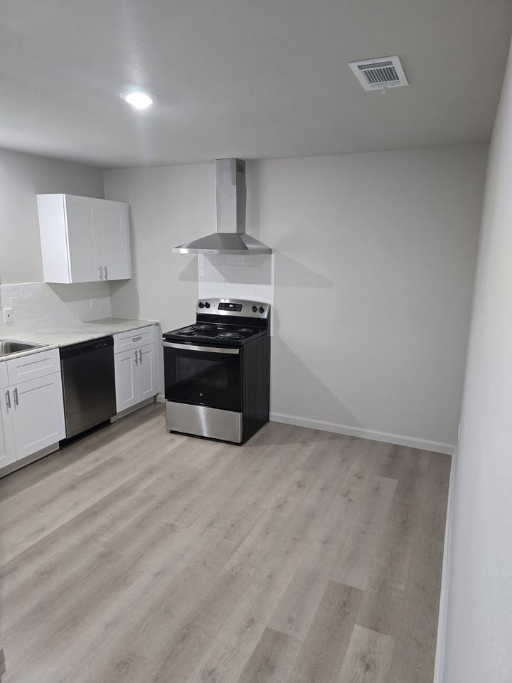 Southern Oaks - Photo 2 of 10