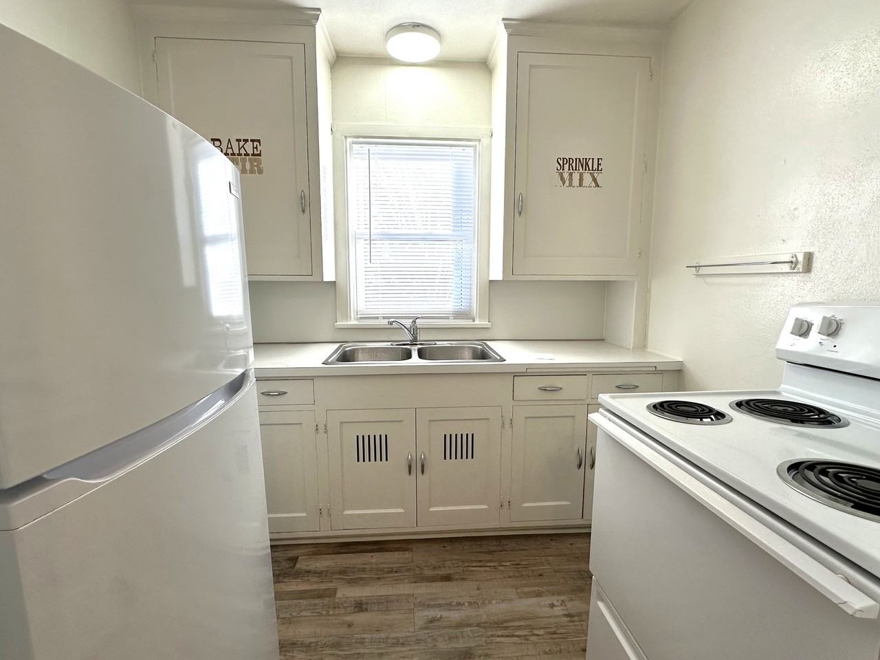 117 Birch Street South, #8 - Photo 4 of 9