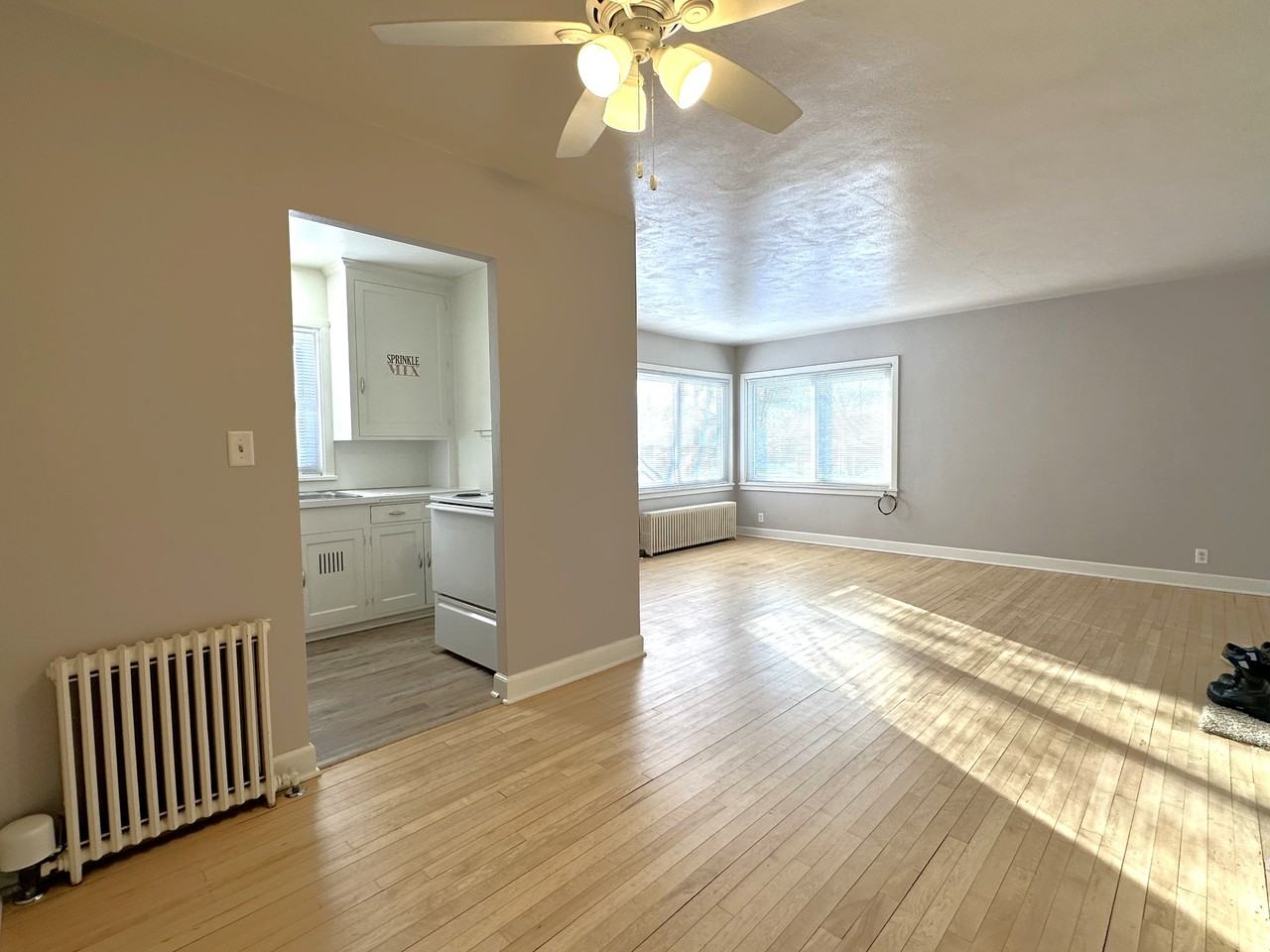 117 Birch Street South, #8 - Photo 6 of 9