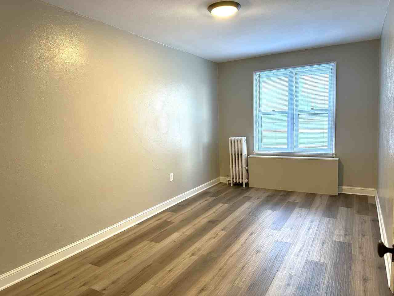 120 Main Street South, #2 - Photo 6 of 9