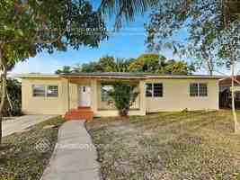 featured image of 245 Nw 124th St