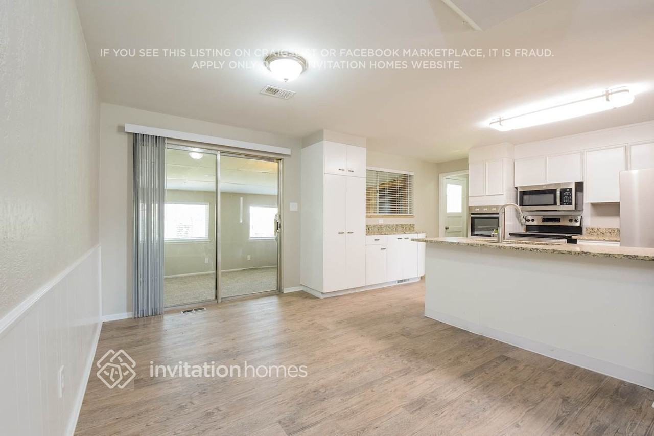 641 E Geddes Ave - Photo 4 of 16