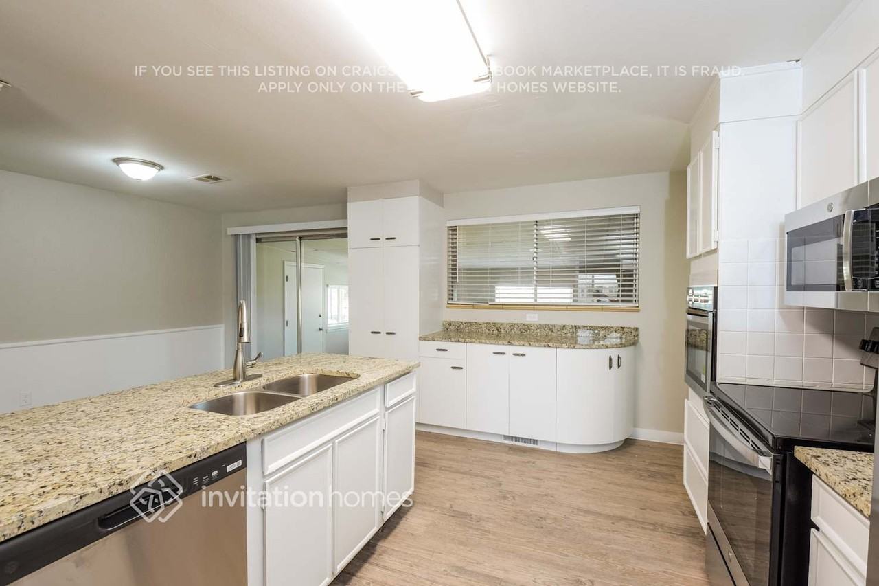 641 E Geddes Ave - Photo 6 of 16