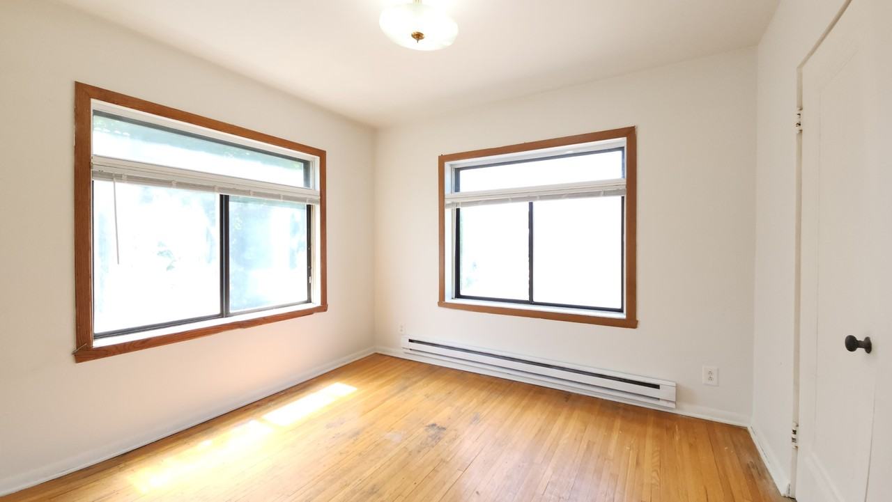 1258 10th St. North - Photo 2 of 35