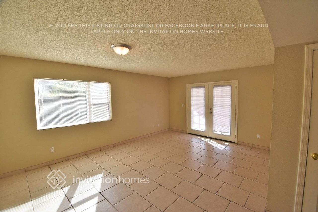 6007 W Banff Ln - Photo 5 of 18