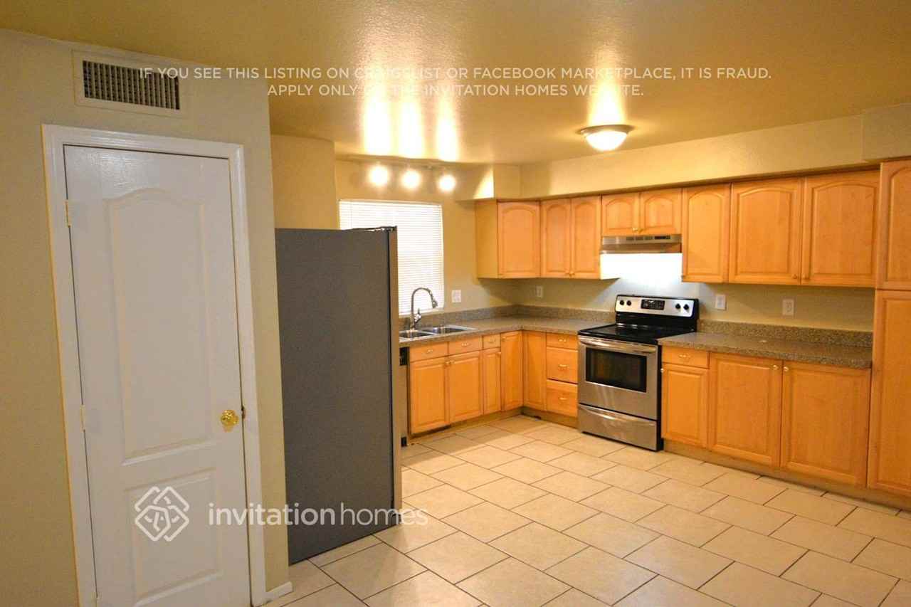 6007 W Banff Ln - Photo 6 of 18