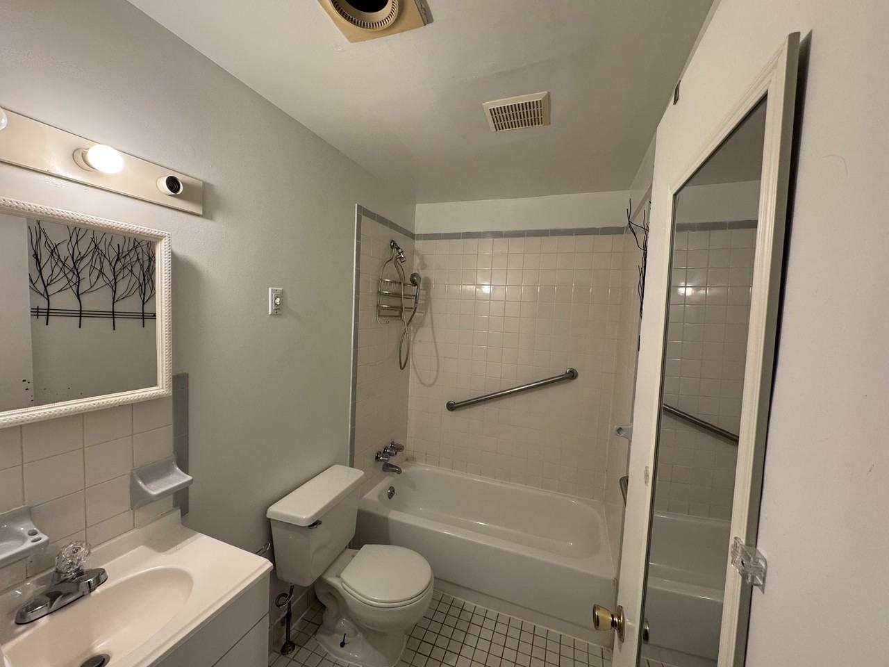 808 S. 10th St - Photo 6 of 9