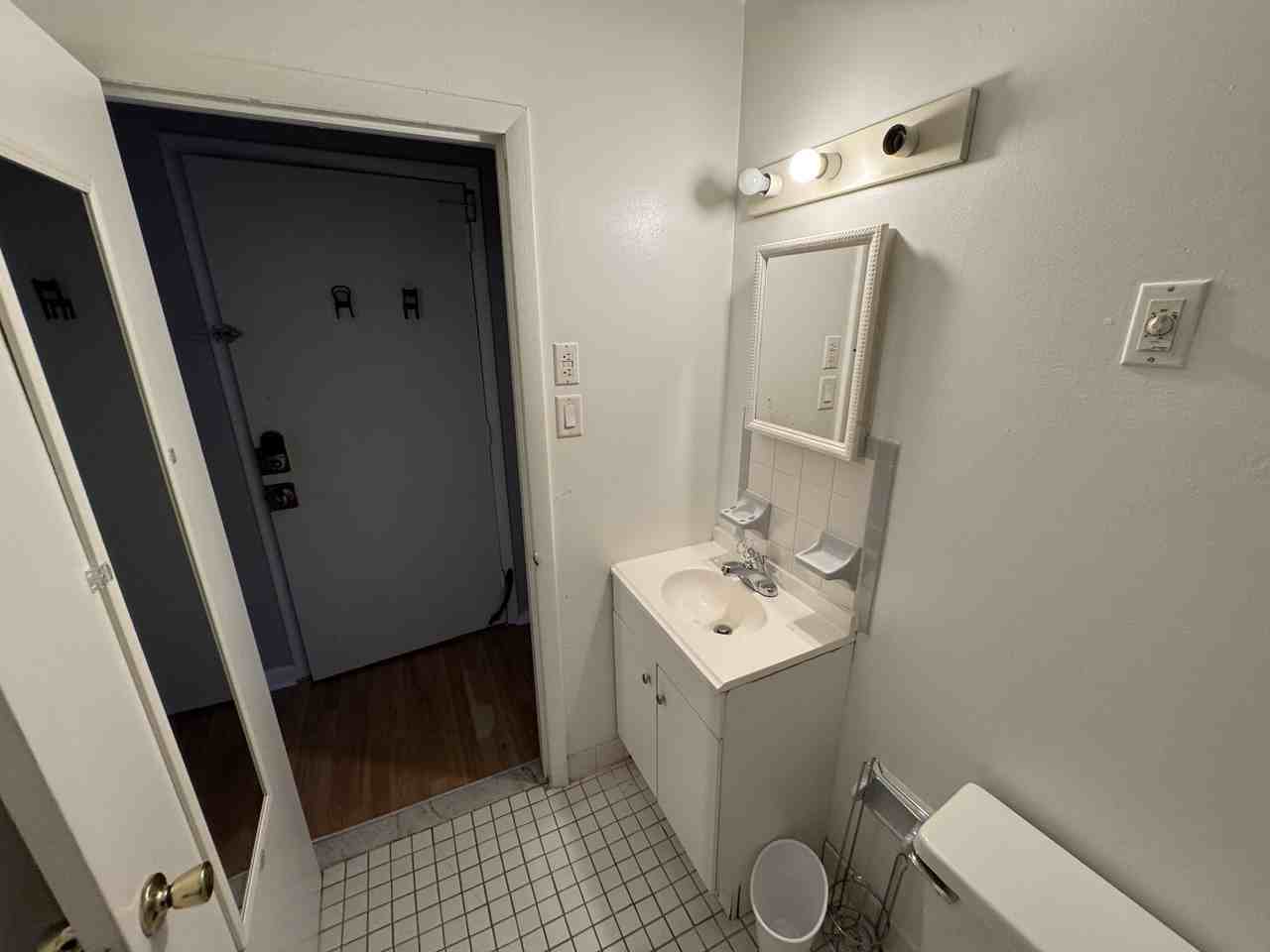 808 S. 10th St - Photo 7 of 9