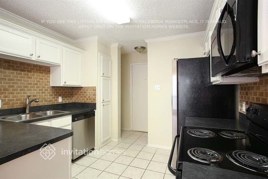 1456 Thistlewood Ln - Photo 7 of 19