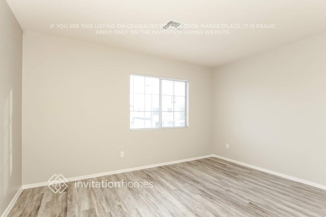 14226 W Hearn Rd - Photo 6 of 16