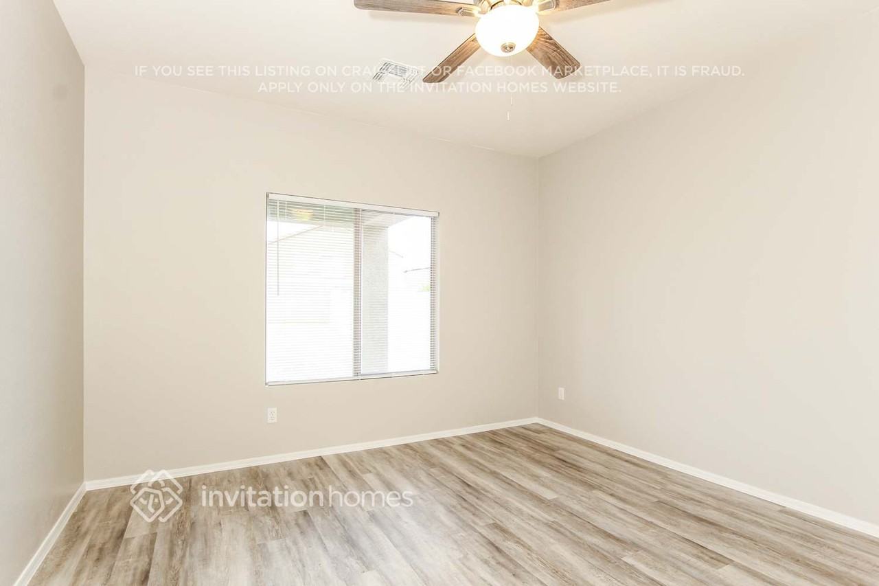 14226 W Hearn Rd - Photo 7 of 16