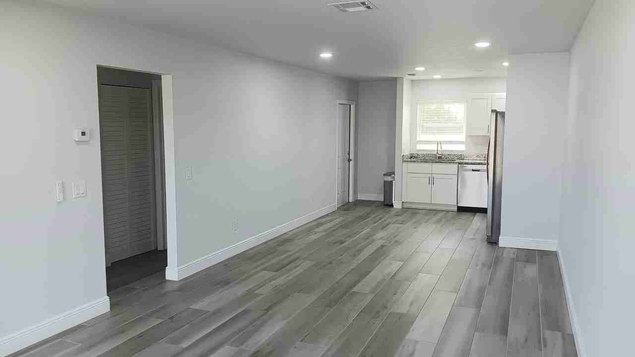 14506 Tamiami Trail - Photo 5 of 18