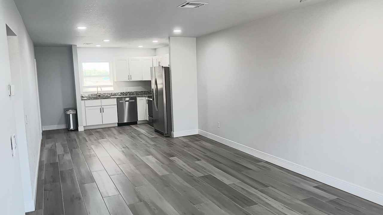 14506 Tamiami Trail - Photo 6 of 18