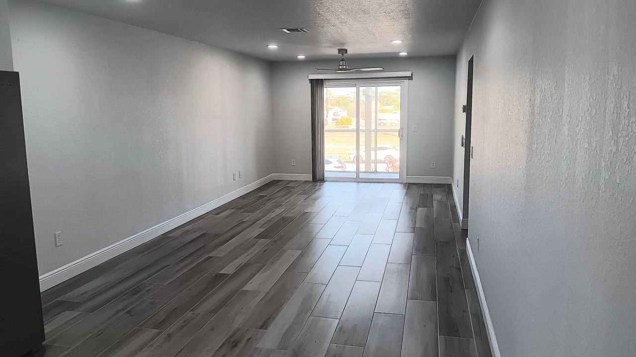 14506 Tamiami Trail - Photo 7 of 18