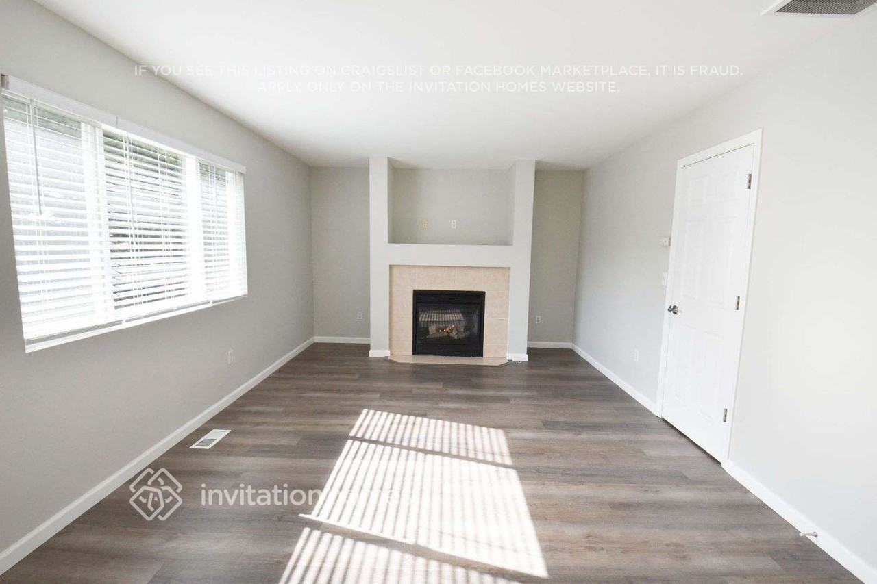 4604 213th St E - Photo 3 of 13