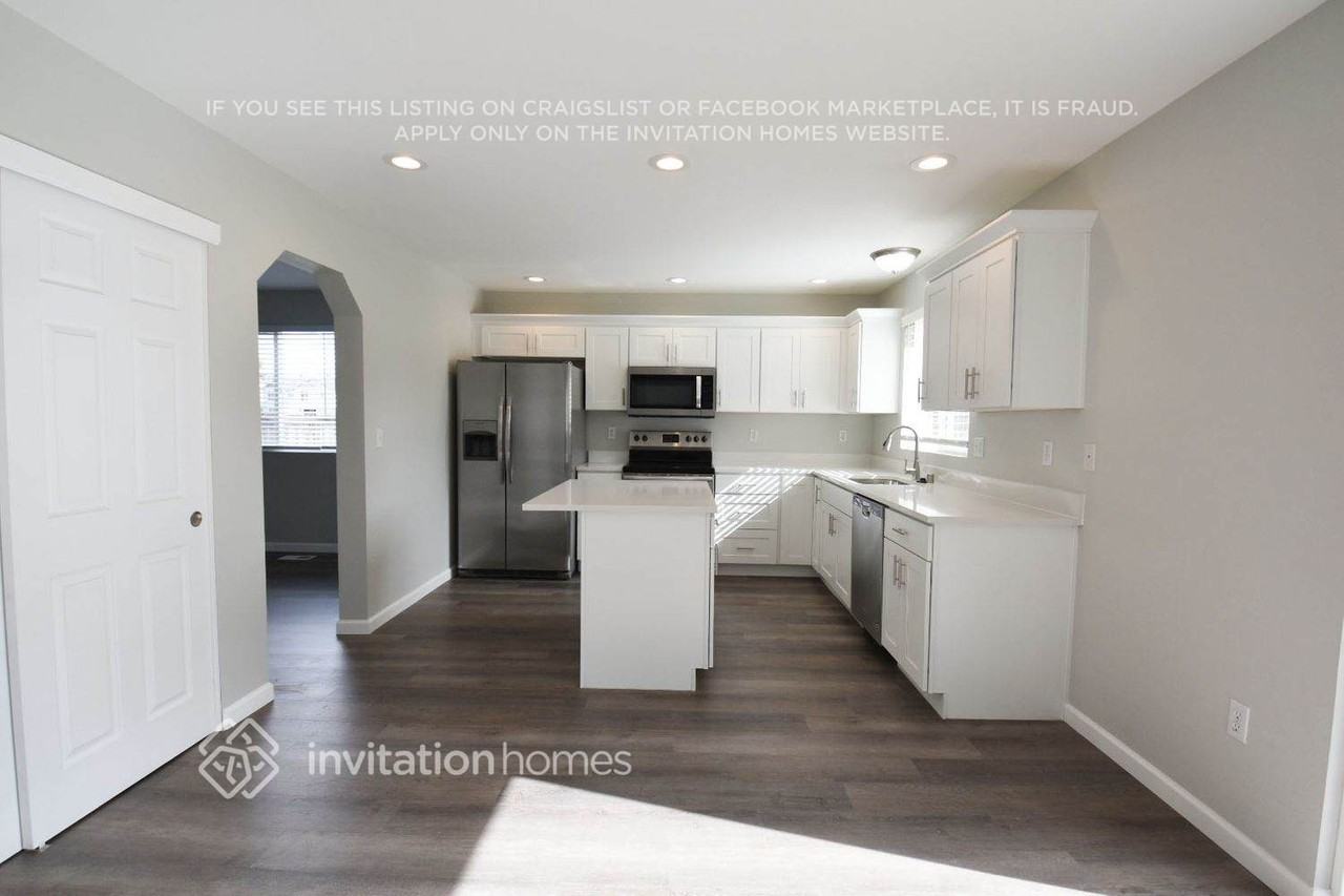 4604 213th St E - Photo 4 of 13