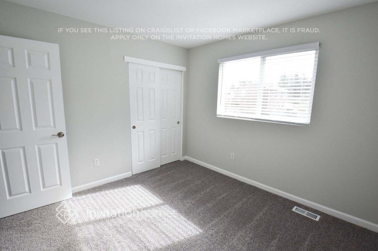 4604 213th St E - Photo 6 of 13