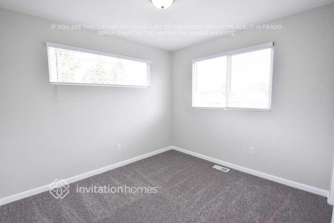 4604 213th St E - Photo 7 of 13