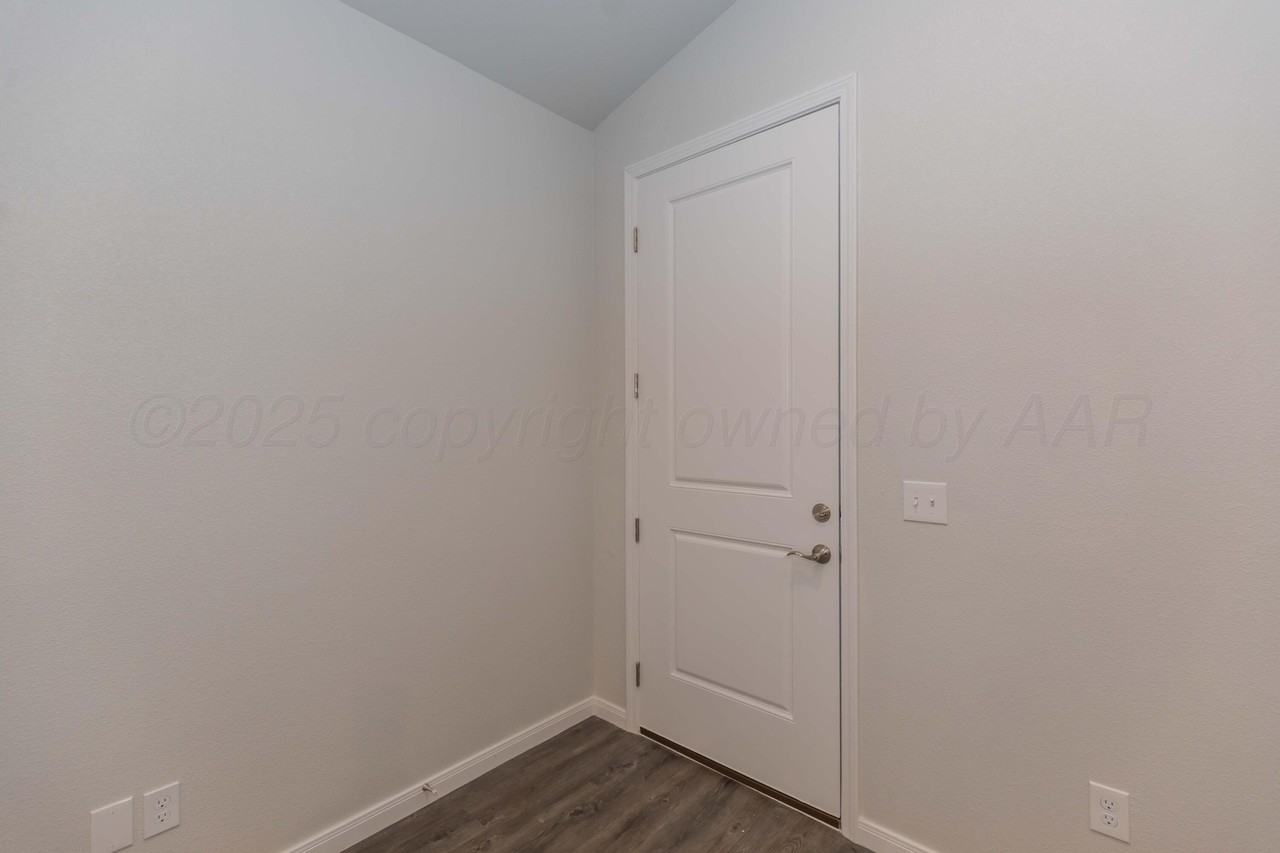 Buck St - Photo 3 of 30