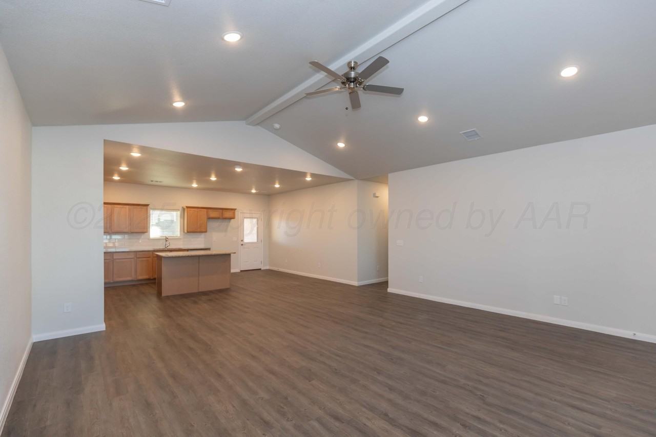 Buck St - Photo 7 of 30