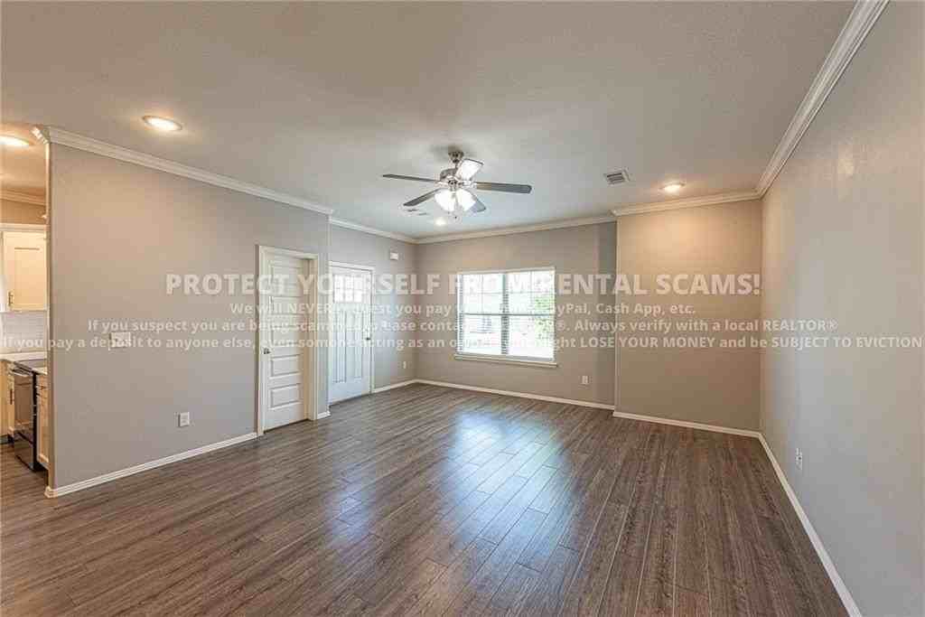 1284 N Corsica Dr - Photo 3 of 21