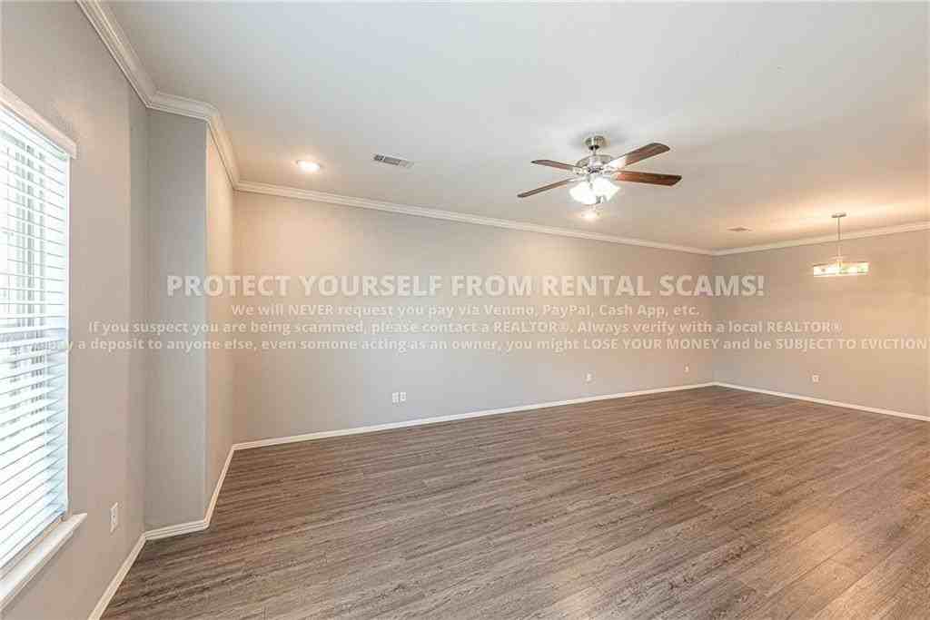 1284 N Corsica Dr - Photo 4 of 21