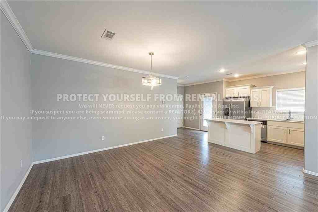 1284 N Corsica Dr - Photo 5 of 21