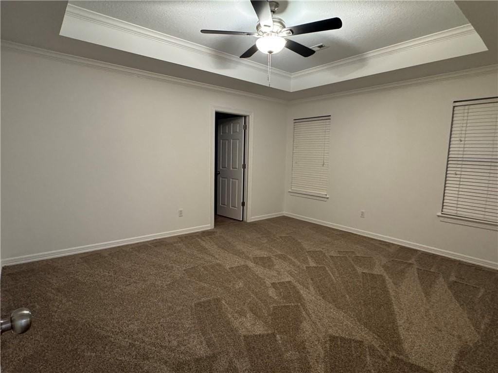 285 Carrington Ave - Photo 4 of 42