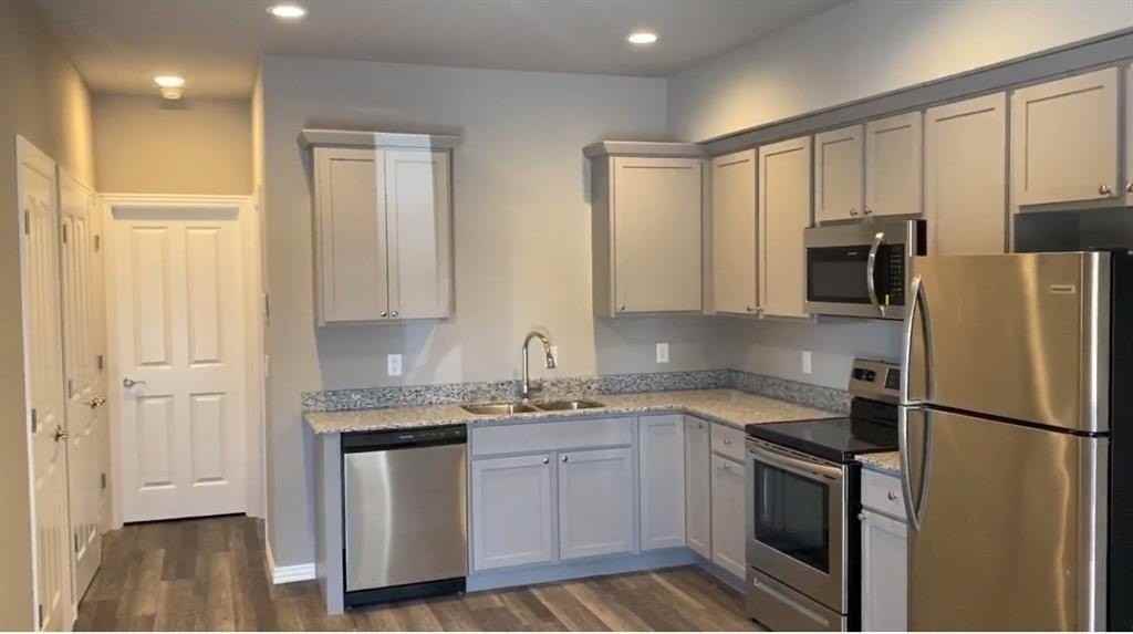 128 S Pleasant St #B - Photo 4 of 9