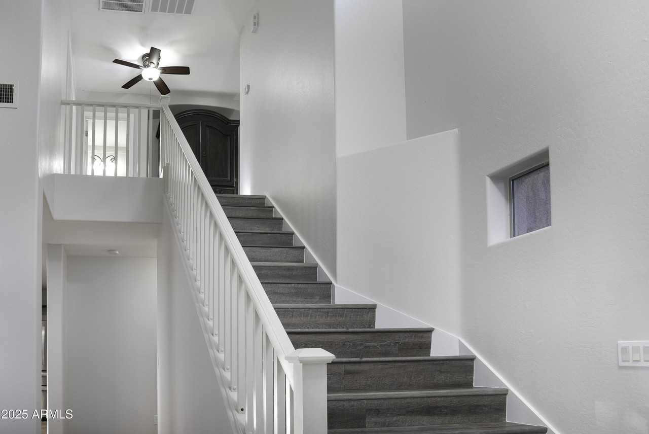 42275 W Calle St - Photo 3 of 25