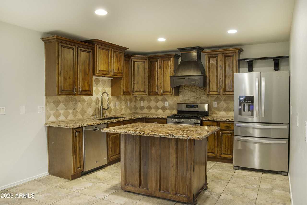 42275 W Calle St - Photo 6 of 25