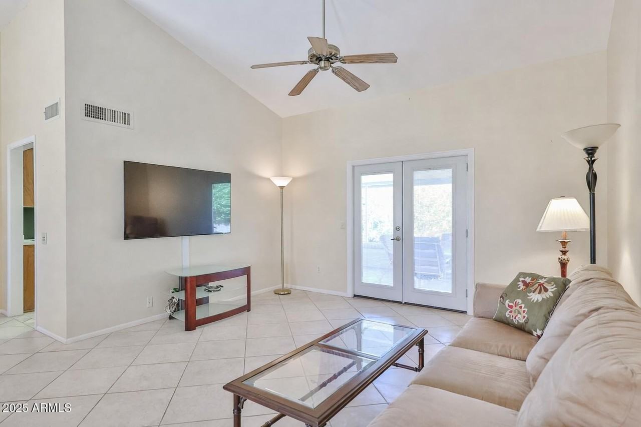 14518 W Heritage Dr - Photo 4 of 38