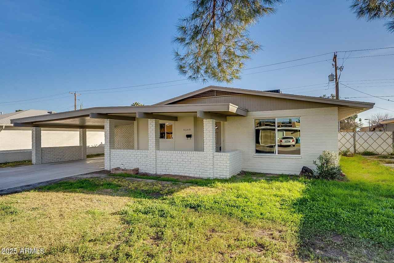 4249 W Townley Ave - Photo 3 of 42