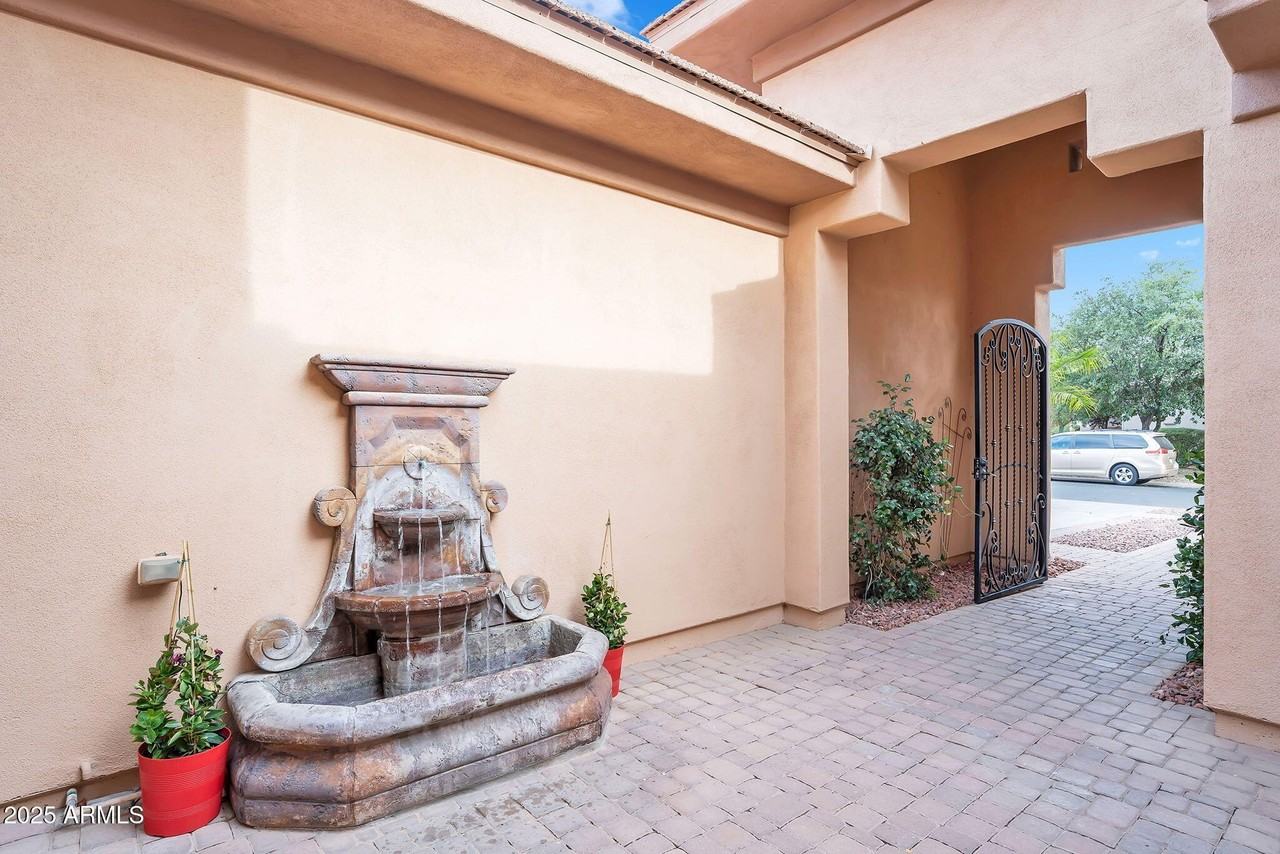 4756 E Ironhorse Rd - Photo 4 of 49