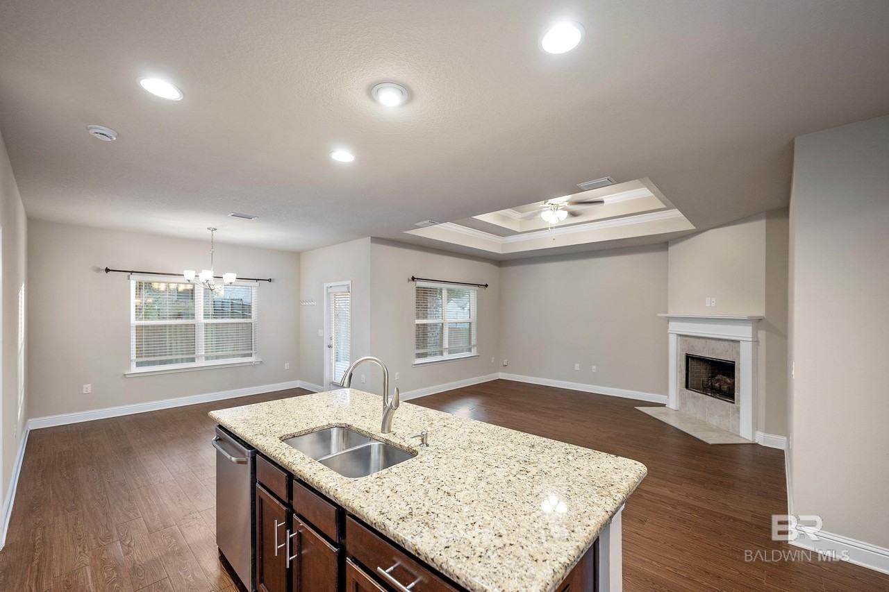 7824 Barrington Ln - Photo 4 of 27