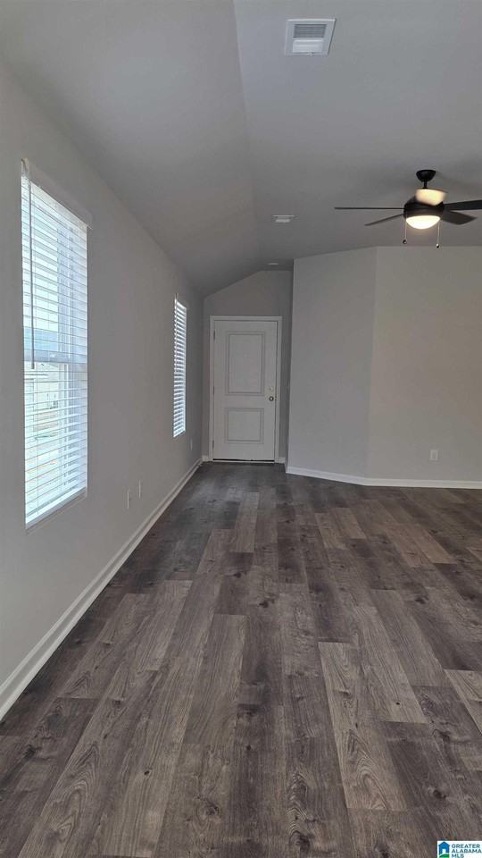 201 Skyline Loop - Photo 4 of 24