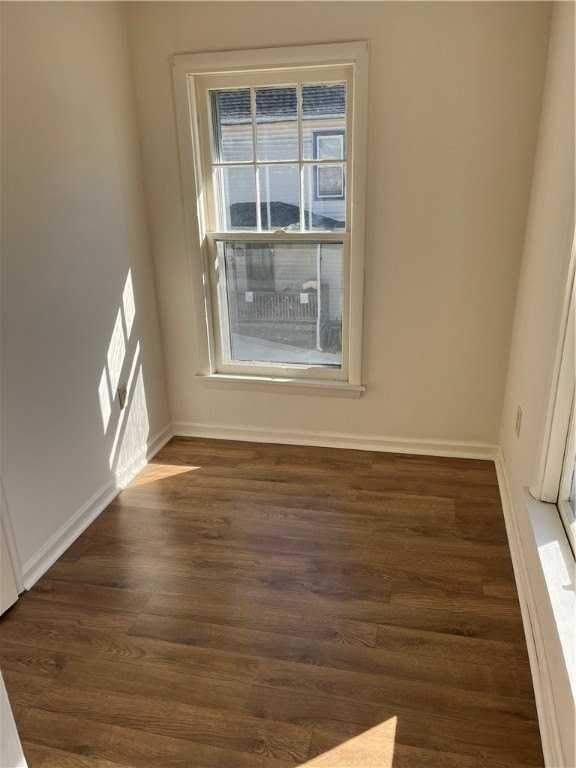 206 Grove St - Photo 4 of 8