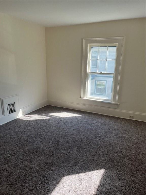 206 Grove St - Photo 5 of 8