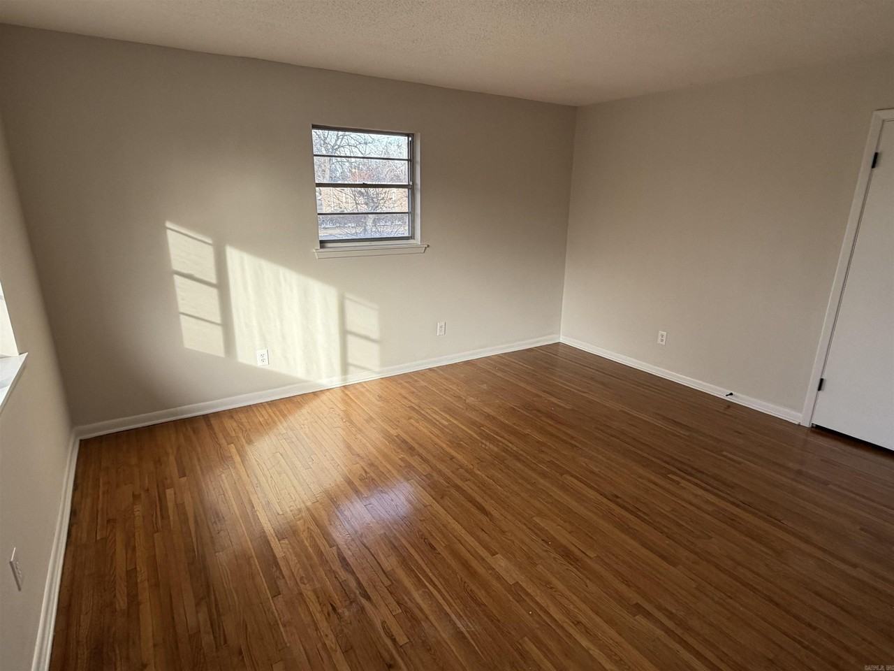 1801 S Izard St - Photo 3 of 26