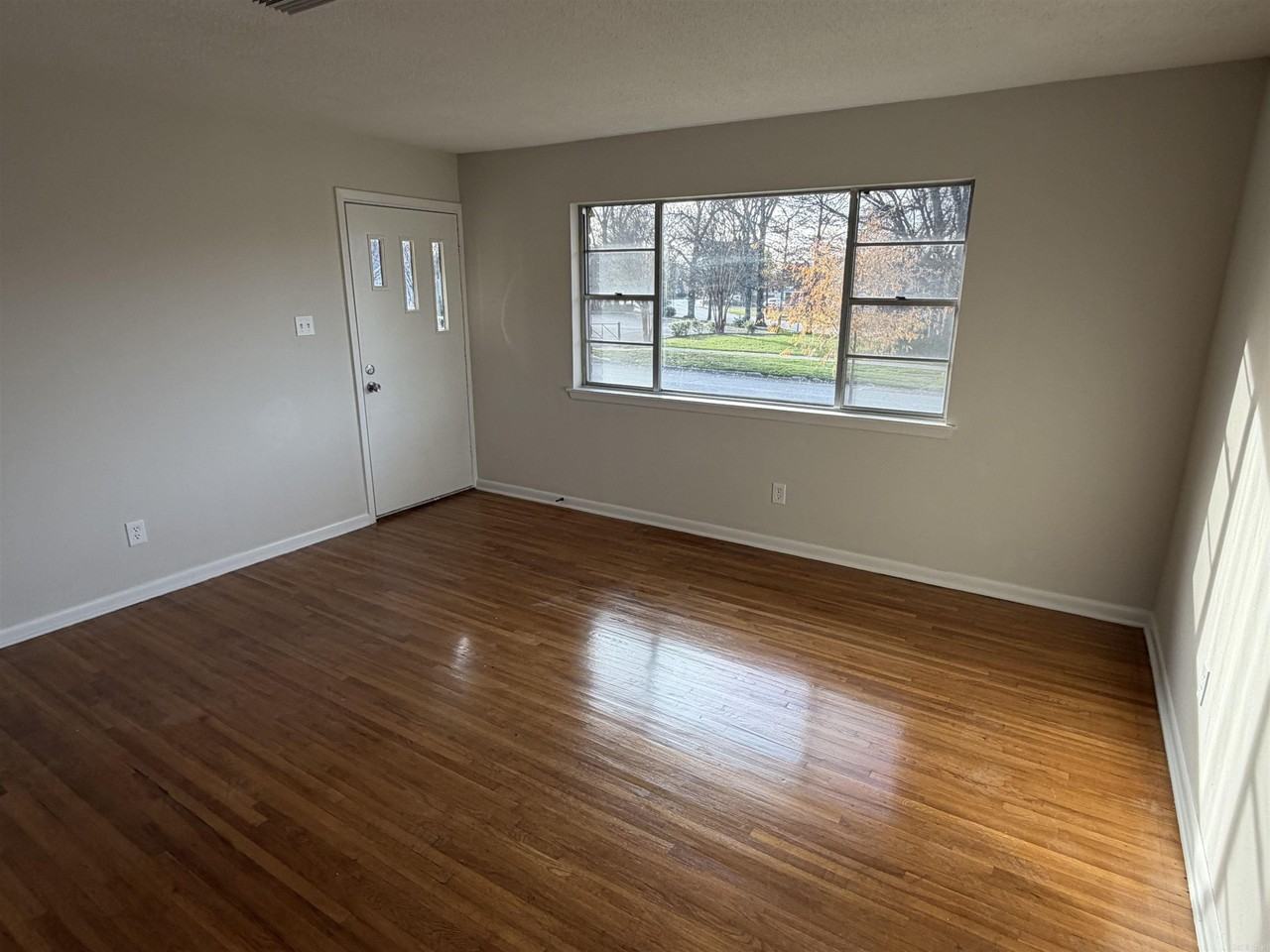 1801 S Izard St - Photo 5 of 26