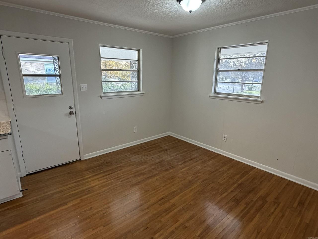 1801 S Izard St - Photo 6 of 26