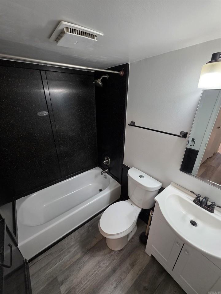 303 S Border St - Photo 7 of 9