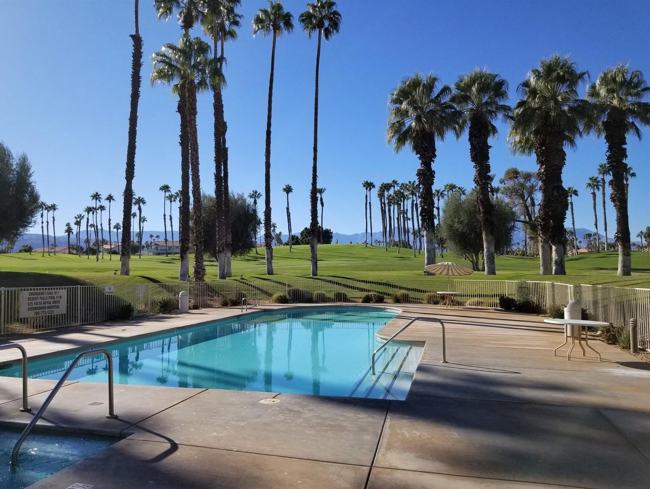 319 Vista Royale Dr - Photo 2 of 19