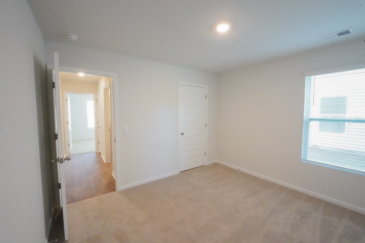 448 Coconut Dr - Photo 6 of 20