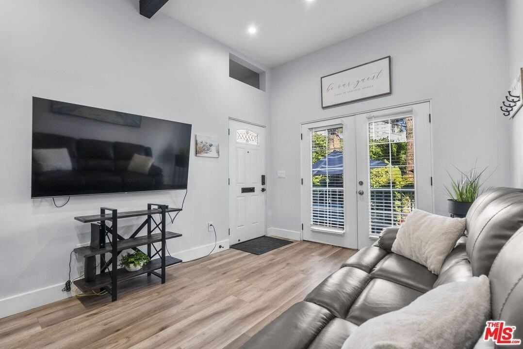 120 Driftwood St Unit 1/2 #1-2 - Photo 2 of 15