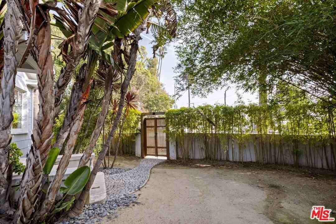 601 Crestmoore Pl - Photo 3 of 45