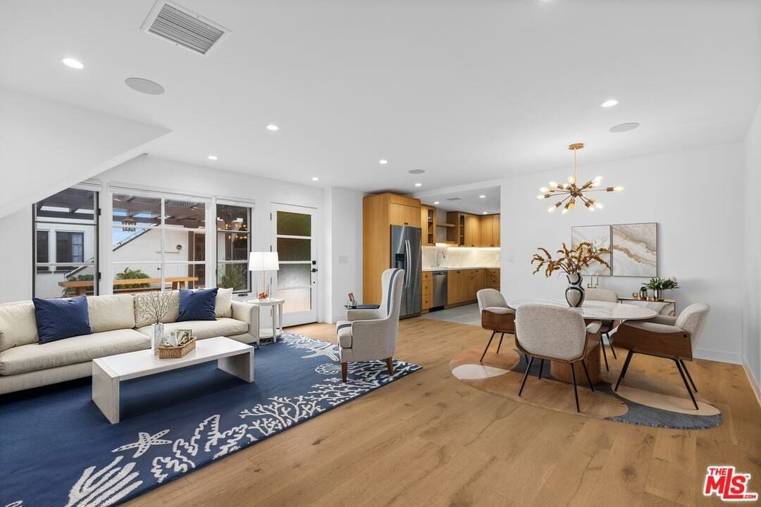 1062 1/2 S Alfred St - Photo 3 of 14