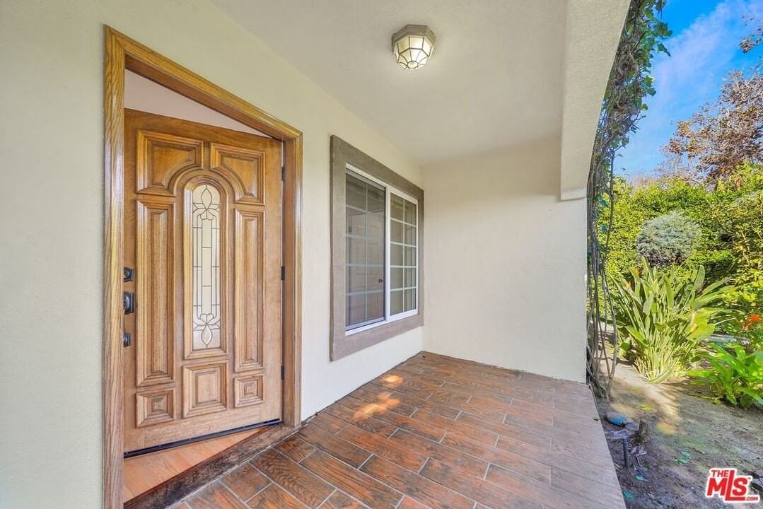 743 N Las Palmas Ave - Photo 5 of 29