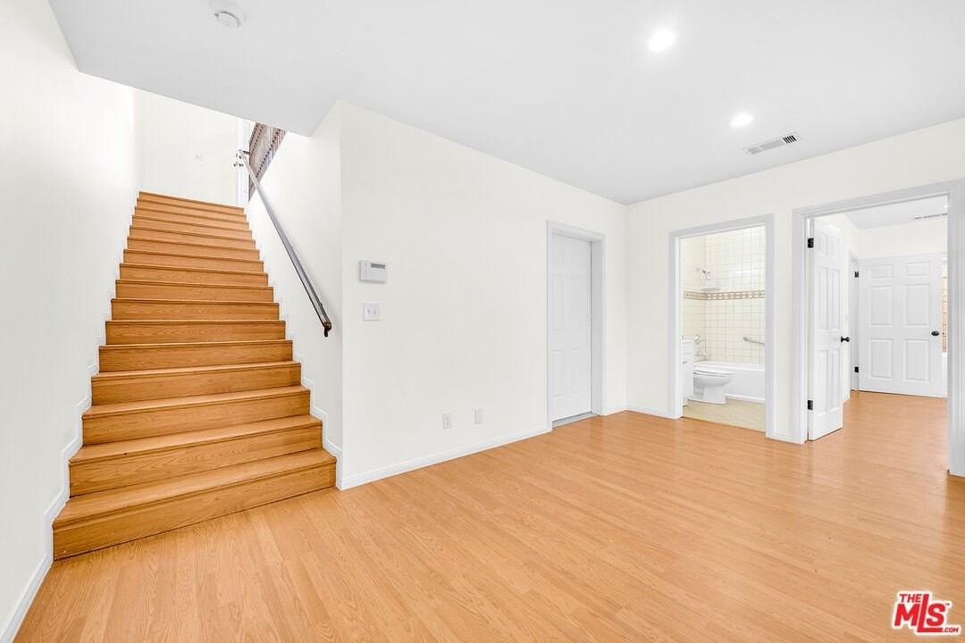 743 N Las Palmas Ave - Photo 6 of 29