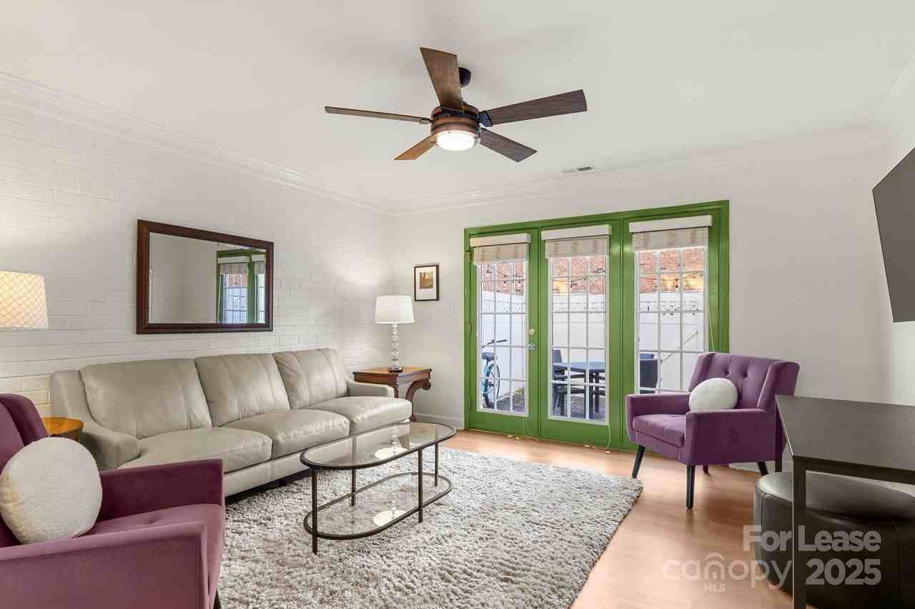 1318 Green Oaks Ln - Photo 6 of 32